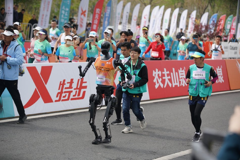 纲手被 脱脱内内