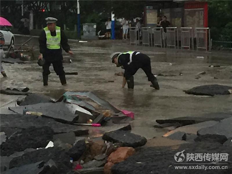 主人～别揉了～奶头～啊～嗯动漫