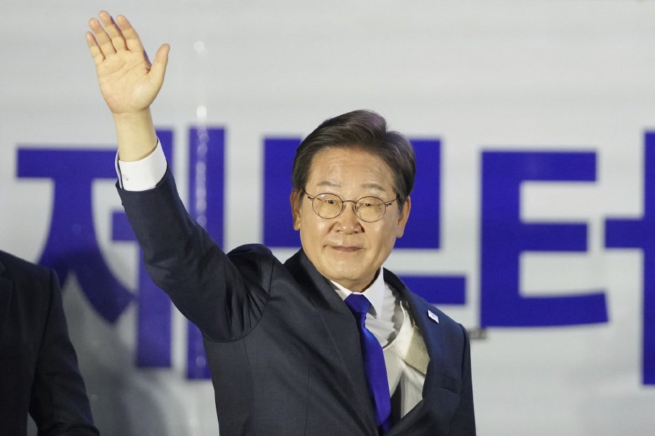 色内内