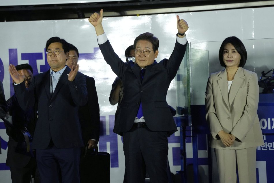 韩国性爱人妻无码