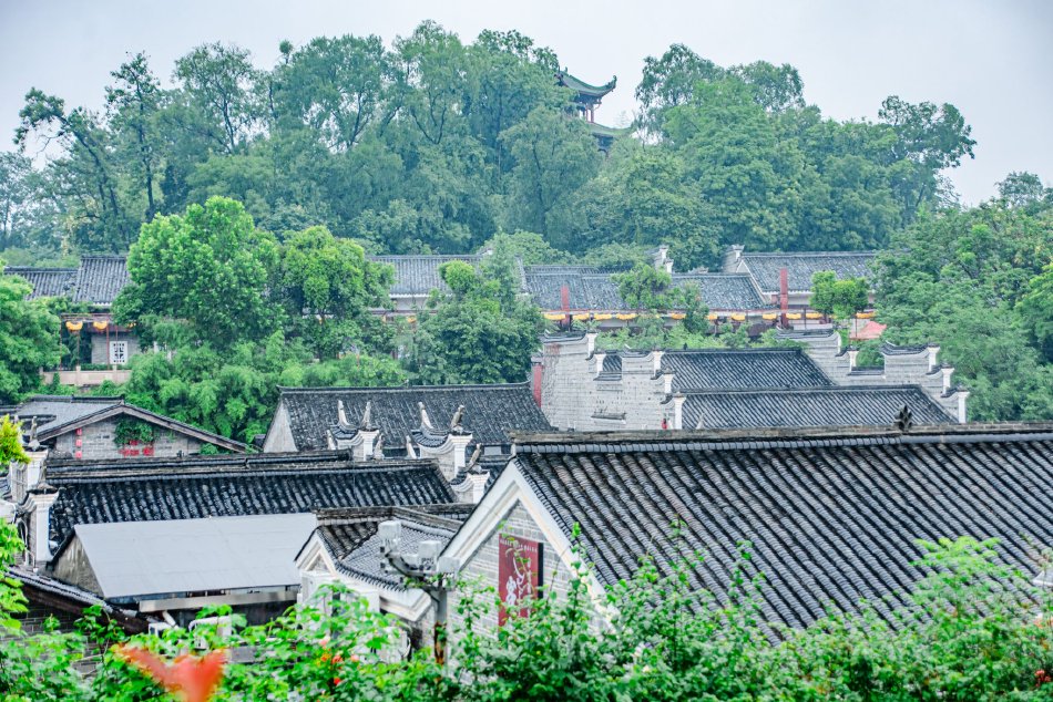 杨幂裸乳无奶罩遮挡国产