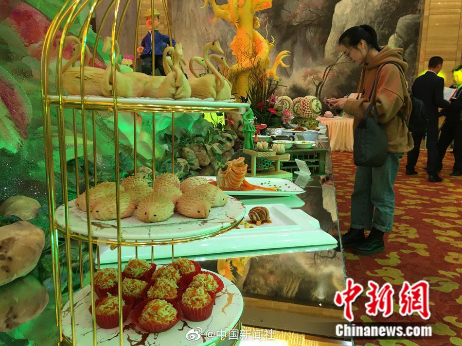女初 高中 拍击 打屁股
