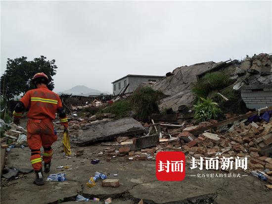 李丽珍最经典裸体三级