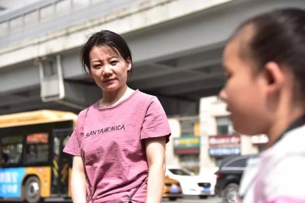 勾搭快递员两个互搡小蓝Gv