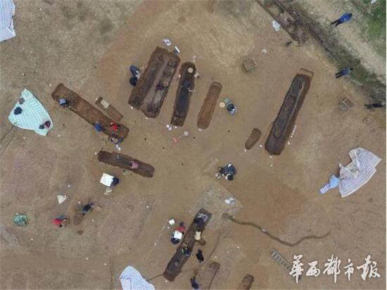 黄游