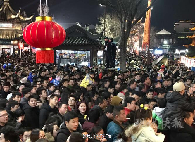 电车痴汉性爱视频高难