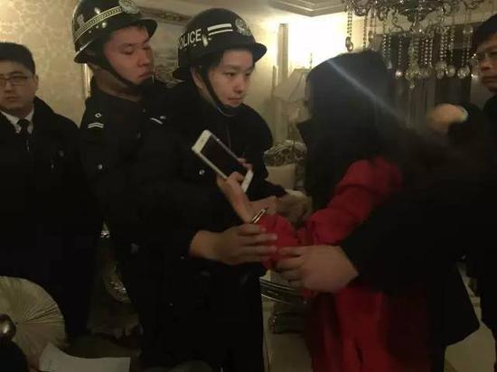 坐公交车被c了2个小时黄