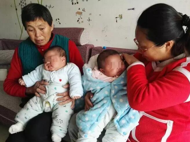 捆绑白丝jk双脚吊起