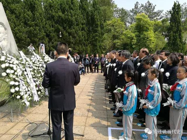 蒂 法 色情 视频