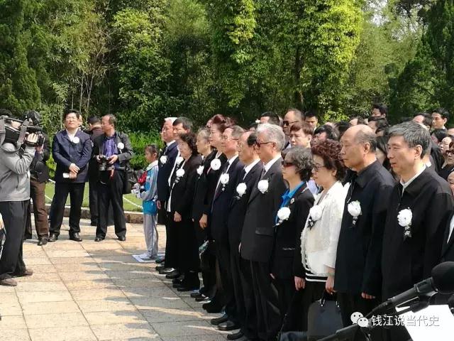 美女裸体全身秘 遮挡大肚子