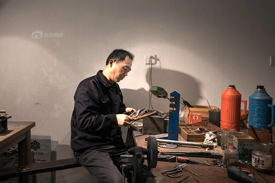 黄色网站免播放器在线视频