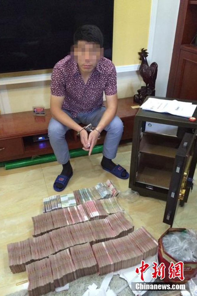 适合男生偷偷玩的手机游戏