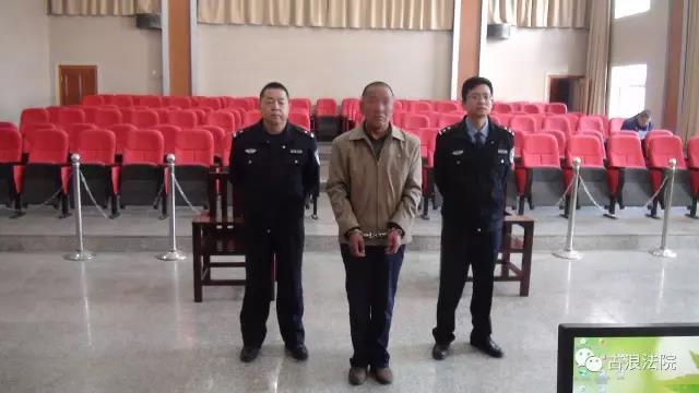 翁含着我的奶边摸边做小视频