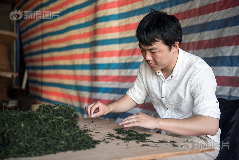 失禁+抹春药+哭喊+刺激
