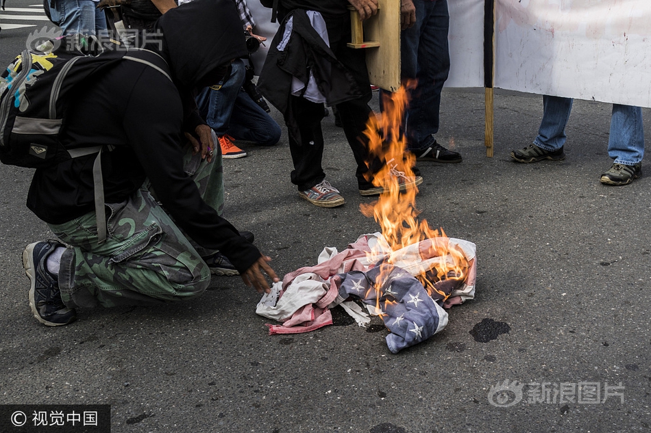主人在调教室性调教女仆视频