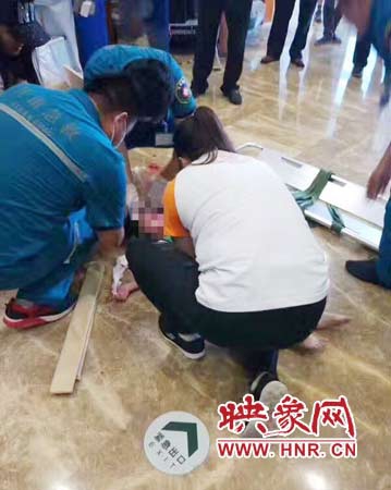 乱伦日屄视频
