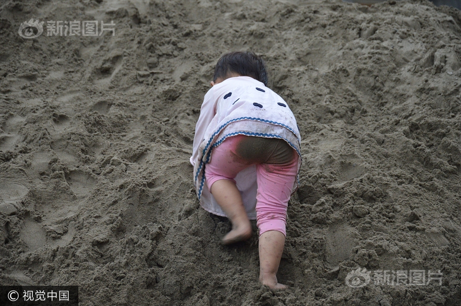 韩国美女被操到高潮喷水在线