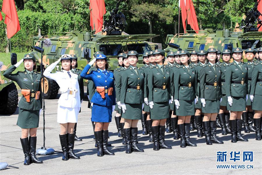 女扑扒开 让客人添