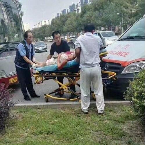 腹肌帥哥
