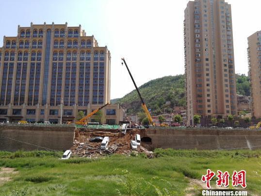 法国空姐2024满天星法版:星辉照耀下的职业光芒