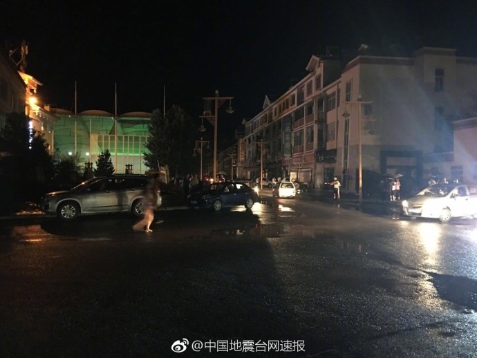 公交车被多人伦 H男男