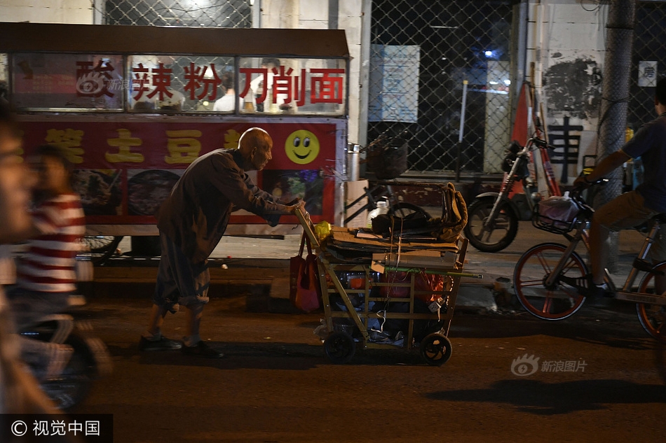 中国美女裸体直播间