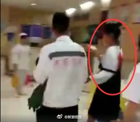 人与狗操逼的。