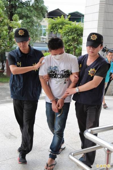 男女扒开双腿猛进入爽爽免费