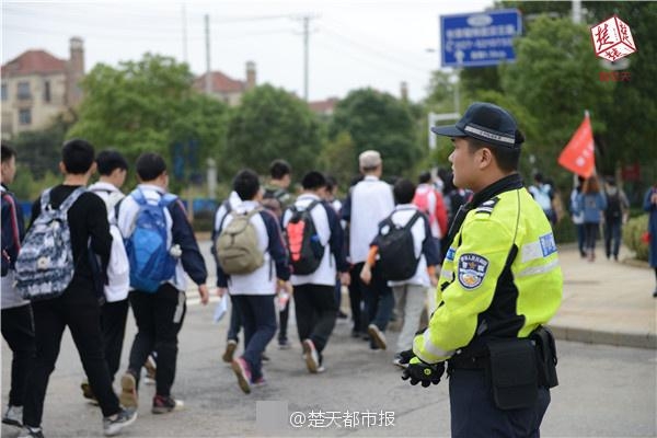 欧美又粗又大AAA片