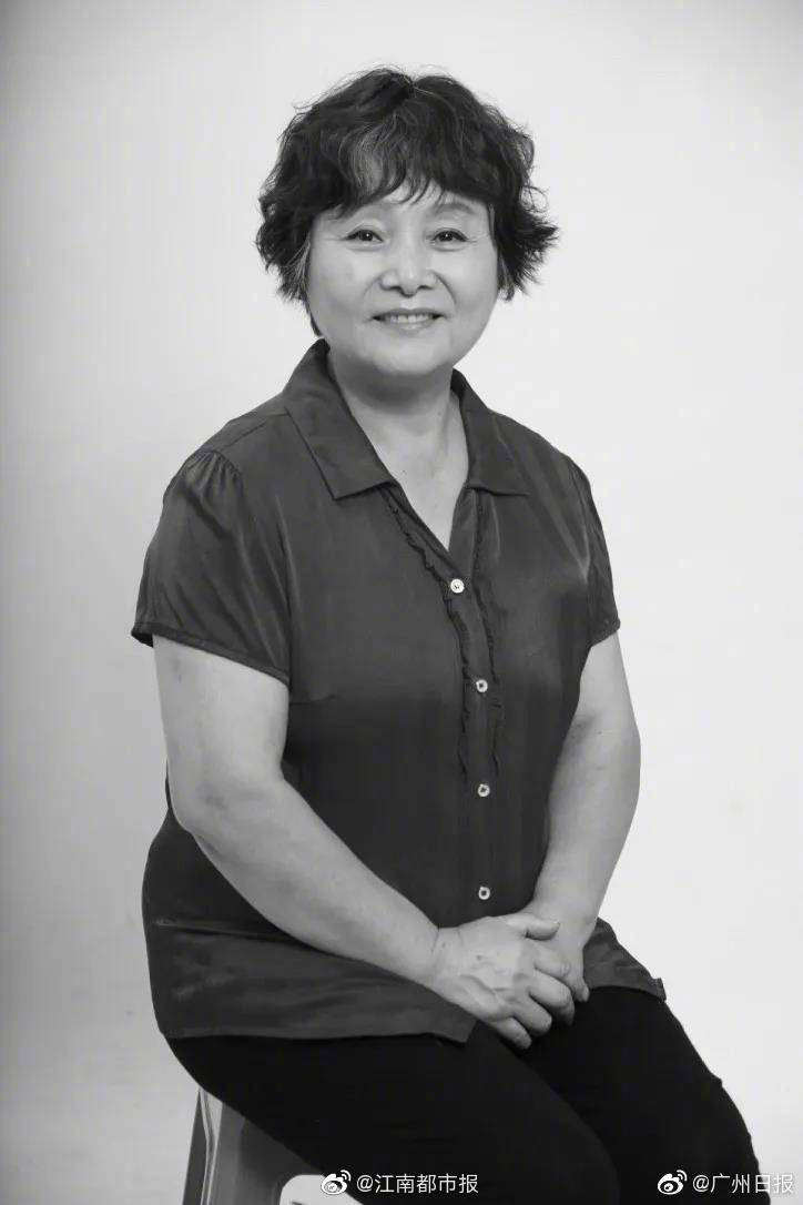 強姦着衣爆乳揉みま痴汉电车