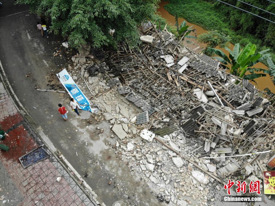 台湾三级级片黄色录像免费看