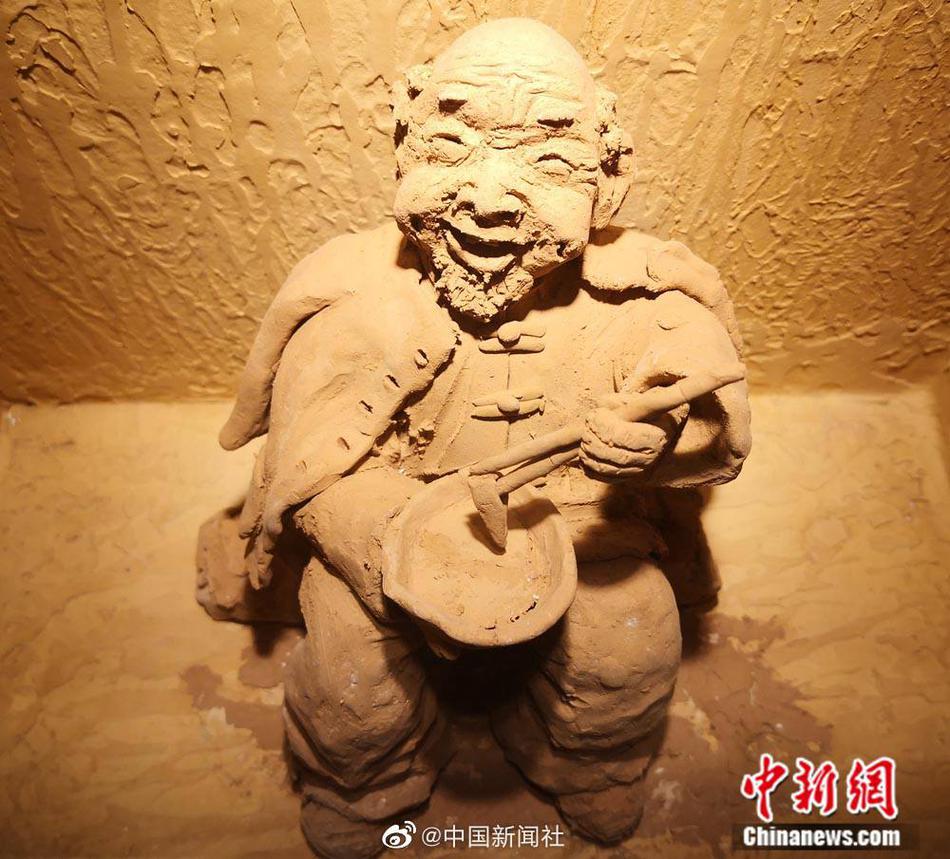 国模嘉妮极品美胞150