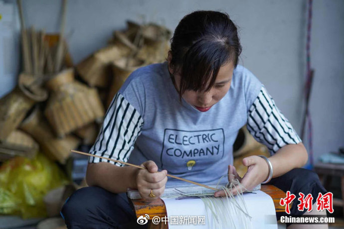 丰满岳乱妇一级A片