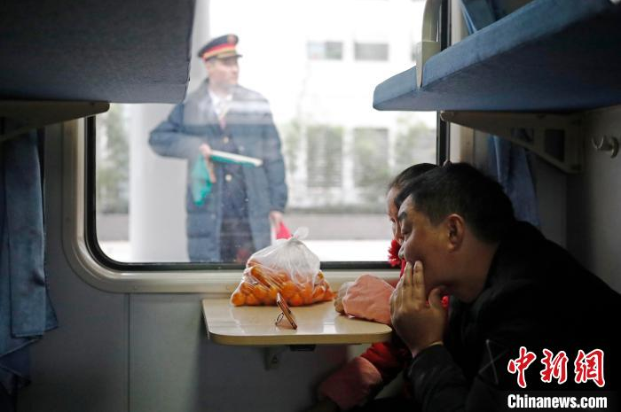 又硬又粗进去好爽A片青楼传媒