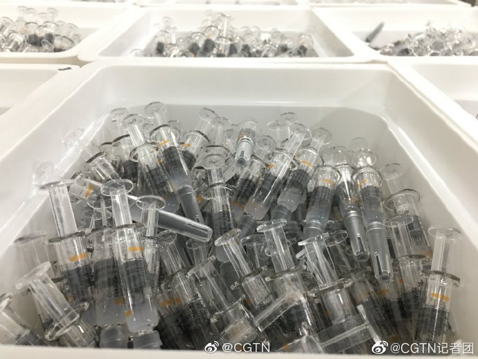 老师用丝袜脚摩擦jJJ