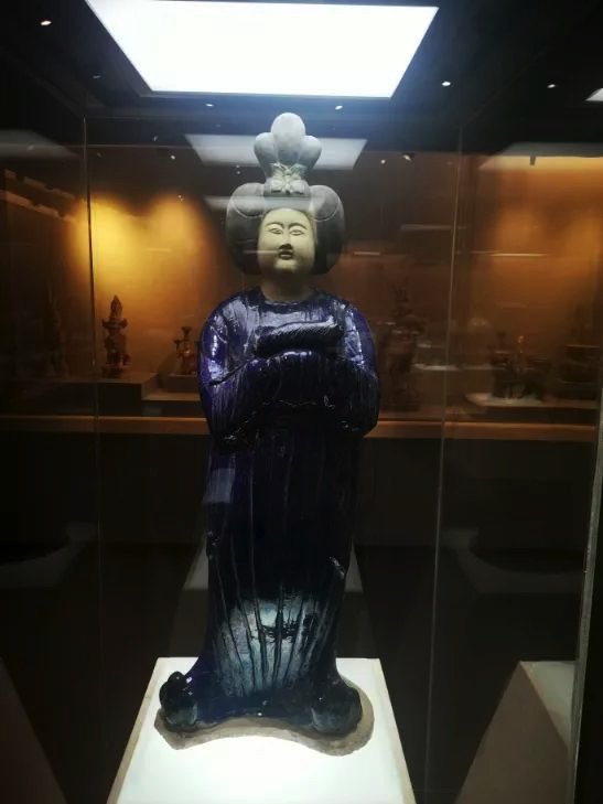 美女露出秘 奶头私照白曼头