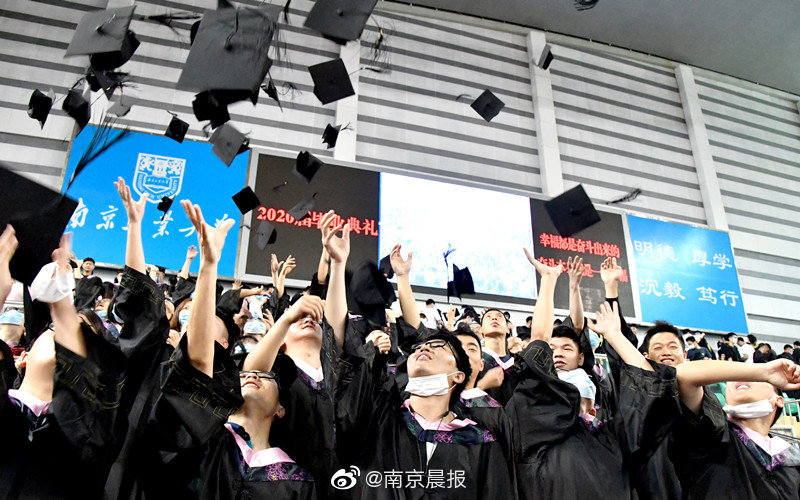 秋霞鲁丝