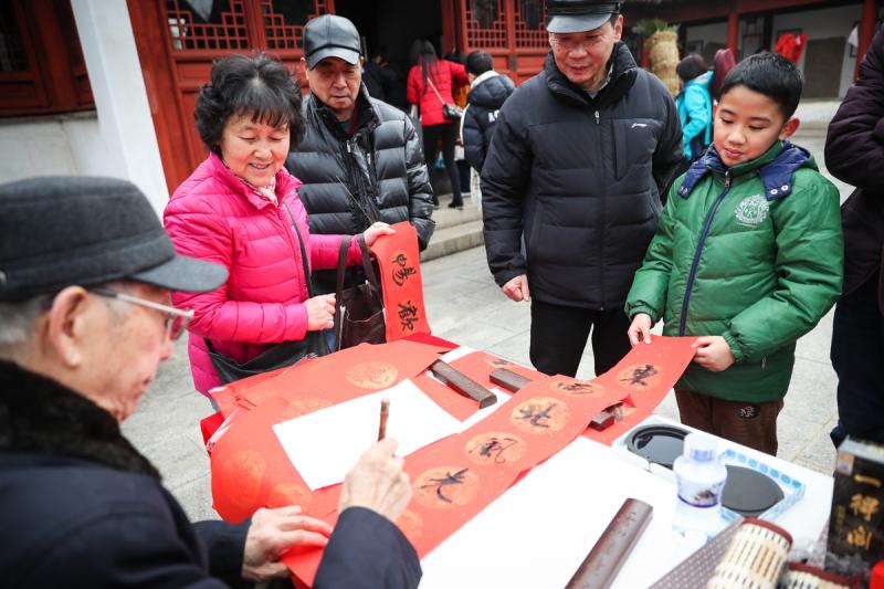 强 暴 疼 哭 处 女视频