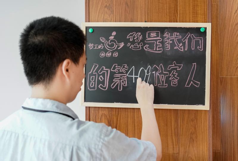 14美女偷拍秘?洗澡