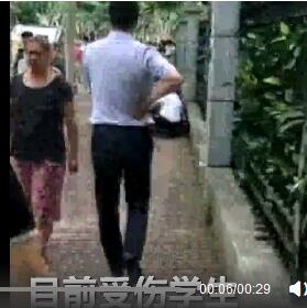 打扑克剧烈摇床