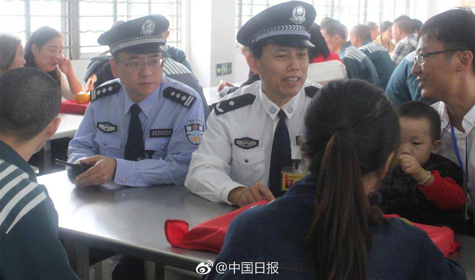 林静公交车伦流澡到高潮