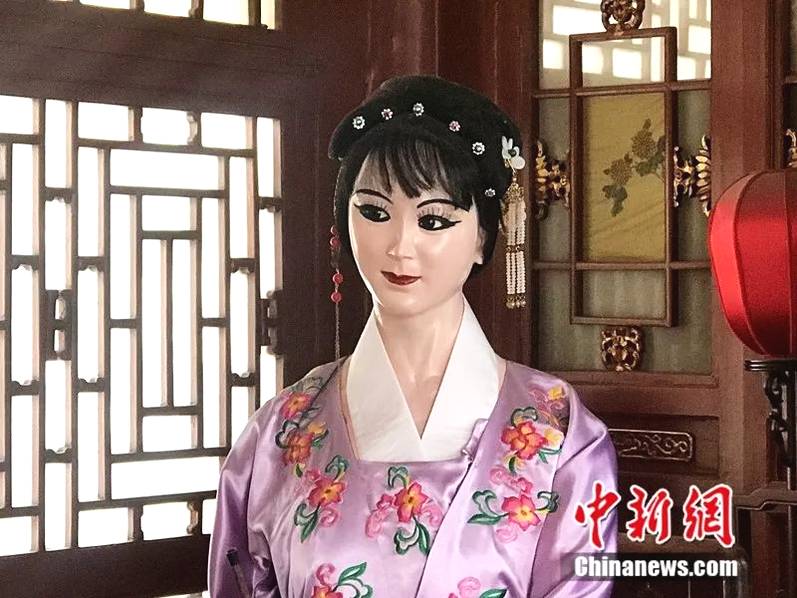 两个女生相嗟嗟嗟视频