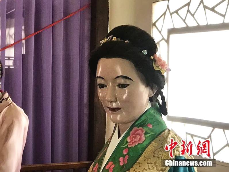 逼被大鸡巴日的