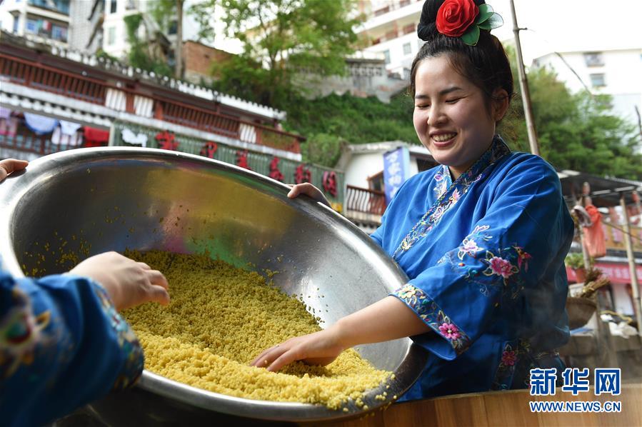 我丰满的岳 50岁