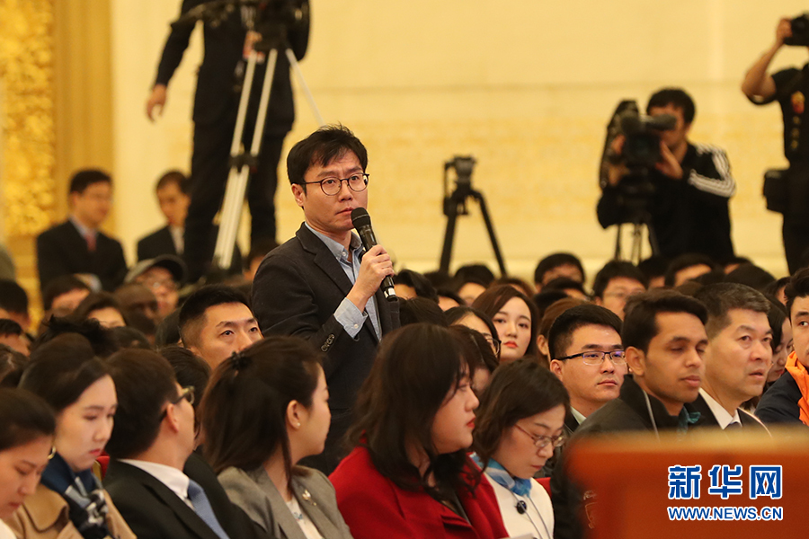 扒開腿灌牛奶拏調教关晓彤