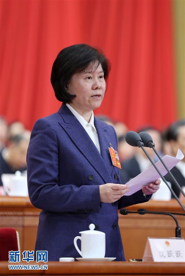 男同桌玩我奶头我j扒我内衣内裤