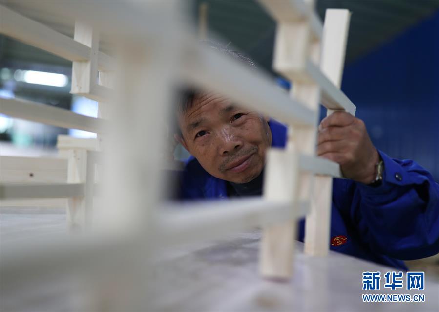 近年铜仁人口_铜仁职业技术学院(2)