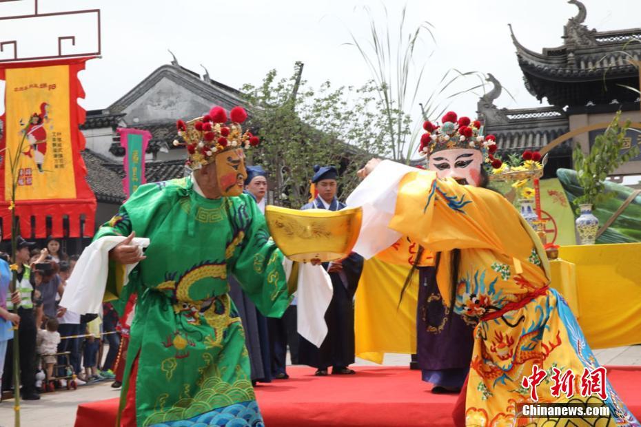 富婆性爱按摩Hd