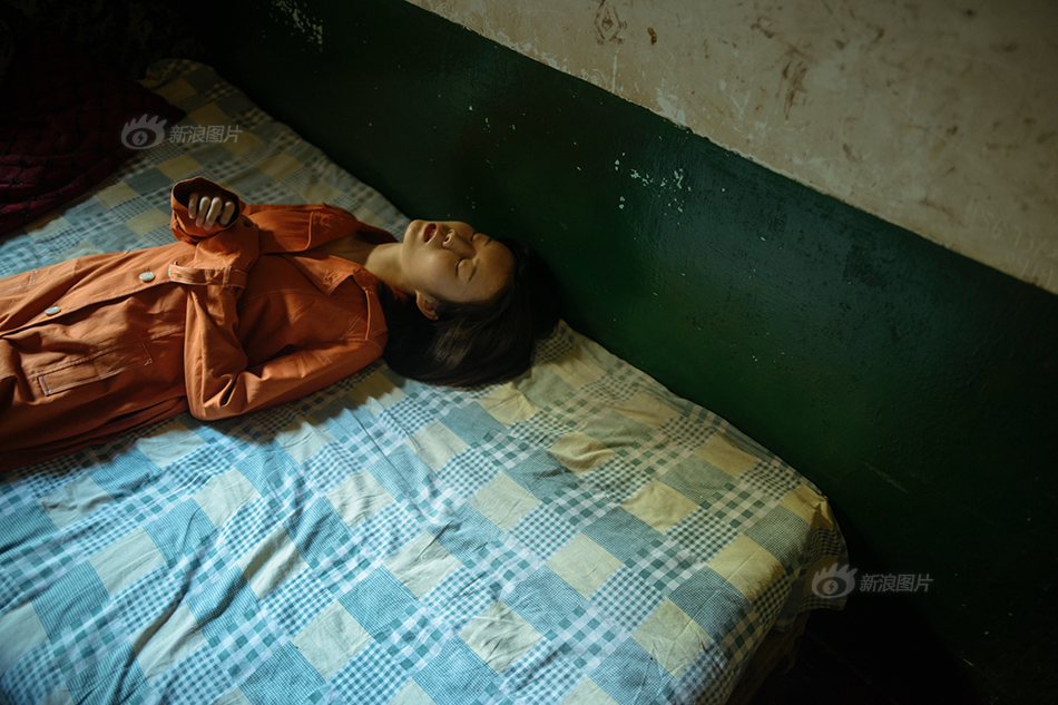 病人想操逼小美女护士