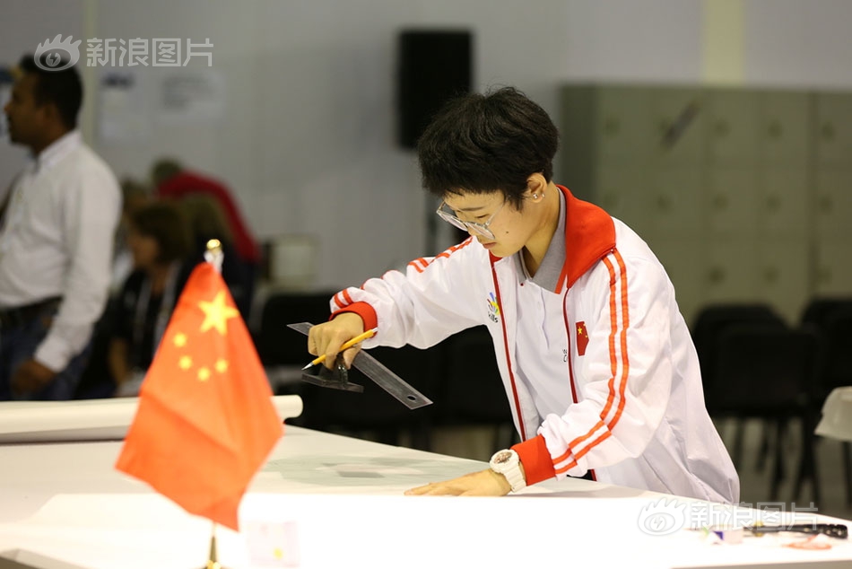 小林龍介